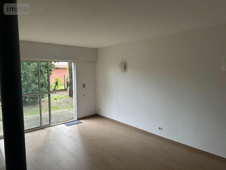 Location fonds et murs commerciaux Pessac 33600 Gironde  750 euros