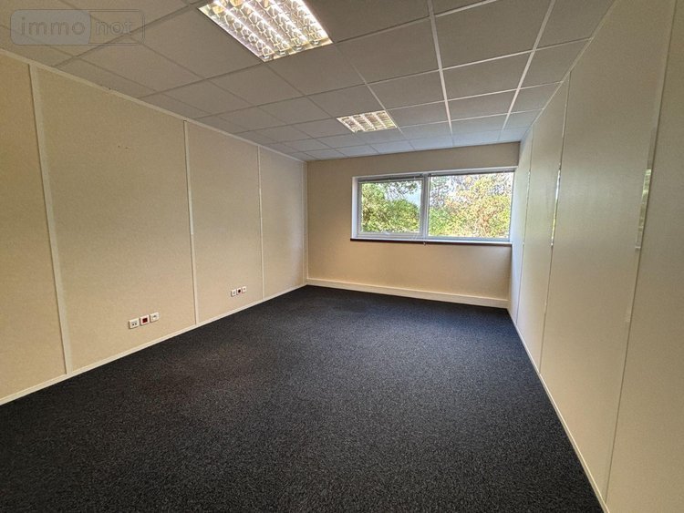 Fonds et murs commerciaux a vendre Bruz 35170 Ille-et-Vilaine 320 m2  571450 euros