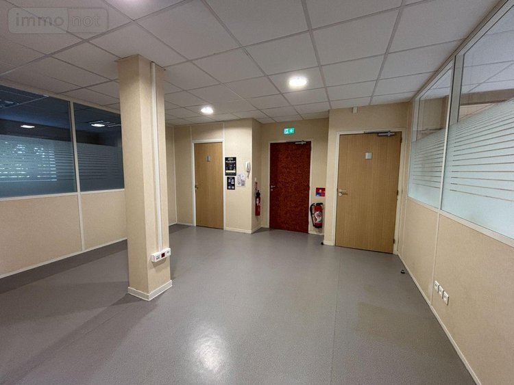 Fonds et murs commerciaux a vendre Bruz 35170 Ille-et-Vilaine 320 m2  571450 euros