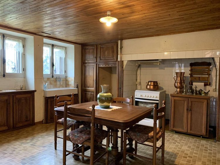 Maison a vendre Gourdon 46300 Lot 60 m2 3 pièces 94500 euros