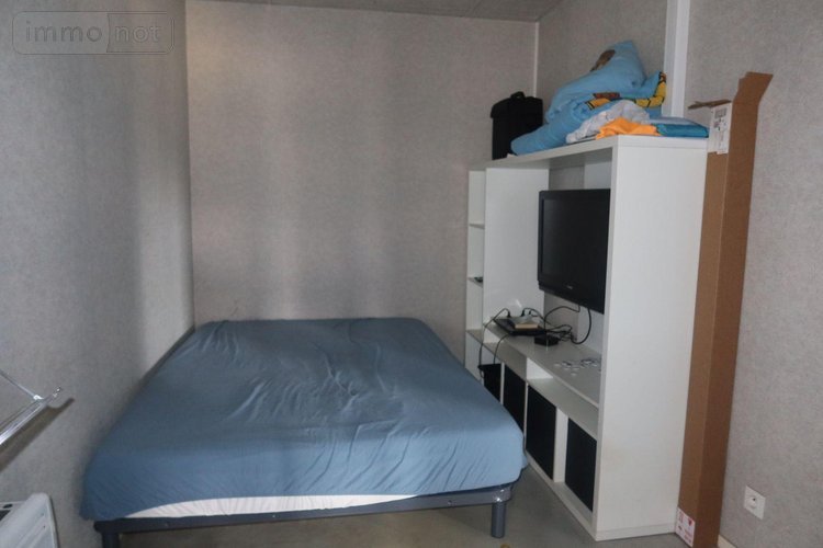 Fonds et murs commerciaux a vendre Lampaul-Guimiliau 29400 Finistère  121000 euros