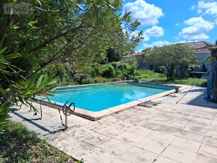 Maison a vendre Berson 33390 Gironde 335 m2 8 pièces 249500 euros