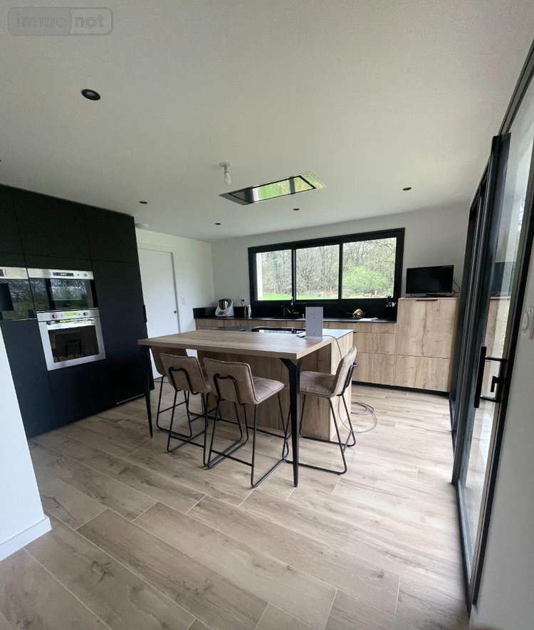 Location maison Châteaubourg 35220 Ille-et-Vilaine 156 m2 7 pièces 1250 euros