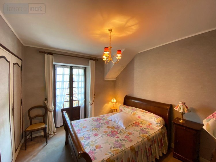 Maison a vendre Arpajon-sur-Cère 15130 Cantal 212 m2 8 pièces 339000 euros