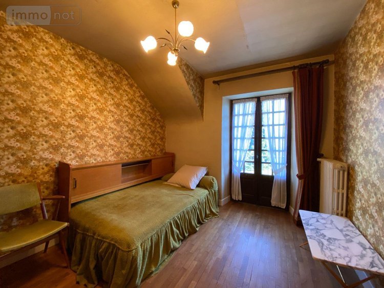 Maison a vendre Arpajon-sur-Cère 15130 Cantal 212 m2 8 pièces 339000 euros