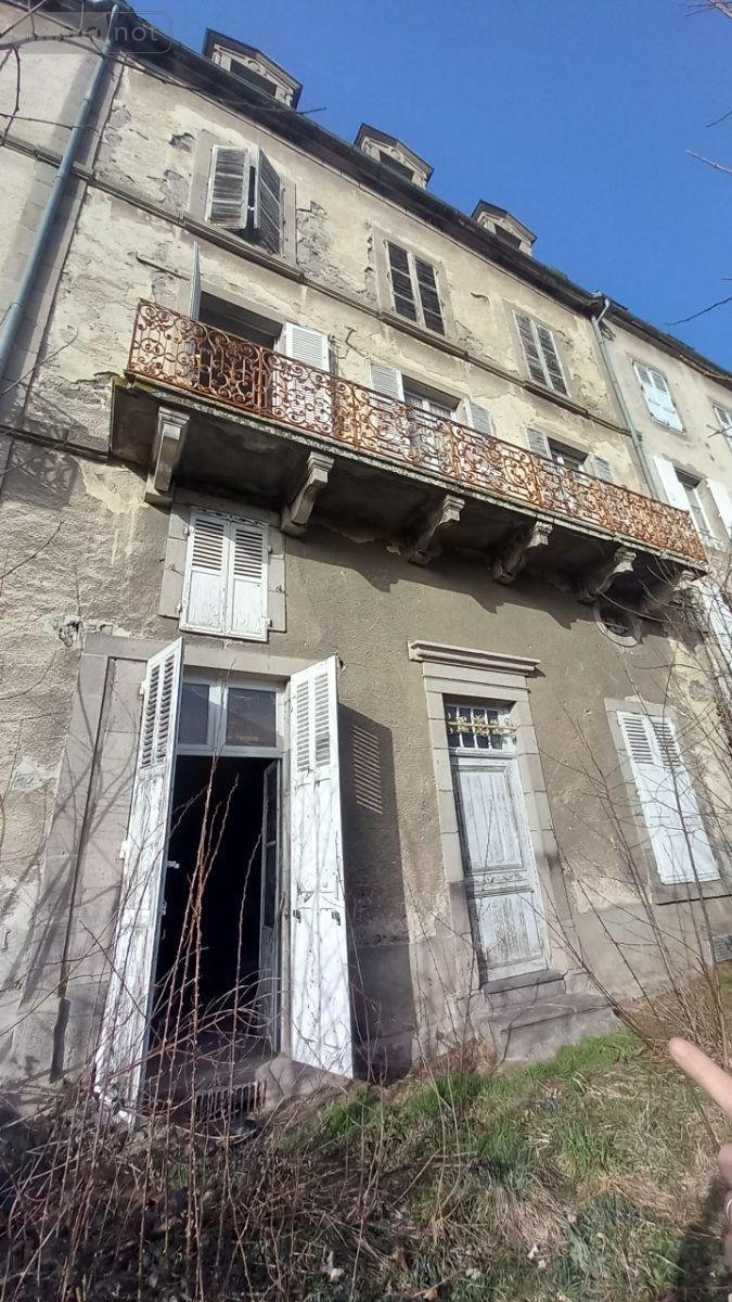 Immeuble a vendre Murat 15300 Cantal  106000 euros