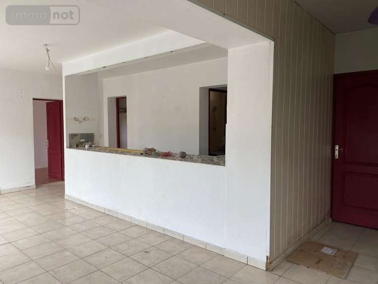 Maison a vendre Molinet 03510 Allier 135 m2  73960 euros