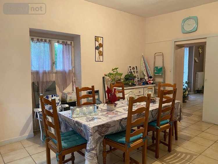 Immeuble a vendre Génelard 71420 Saône-et-Loire 279 m2  155000 euros