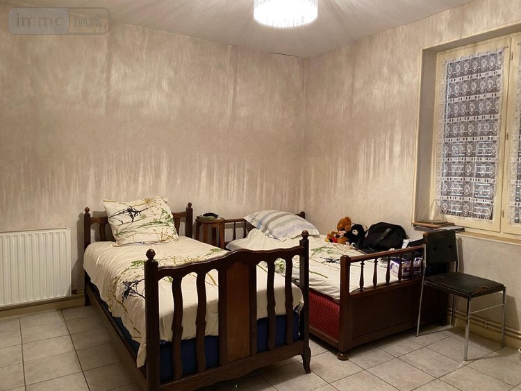 Immeuble a vendre Génelard 71420 Saône-et-Loire 279 m2  164926 euros