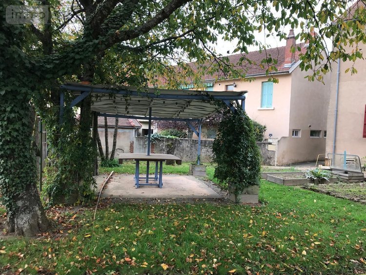 Immeuble a vendre Génelard 71420 Saône-et-Loire 279 m2  155000 euros