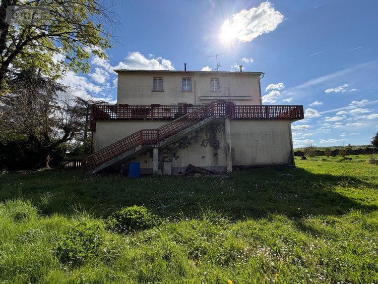 Maison a vendre Lacapelle-Marival 46120 Lot 225 m2 10 pièces 152800 euros