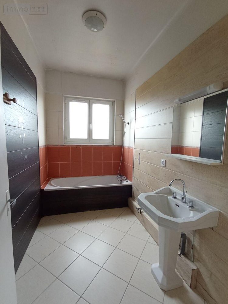 Immeuble a vendre Condé-en-Normandie 14110 Calvados 426 m2  230200 euros