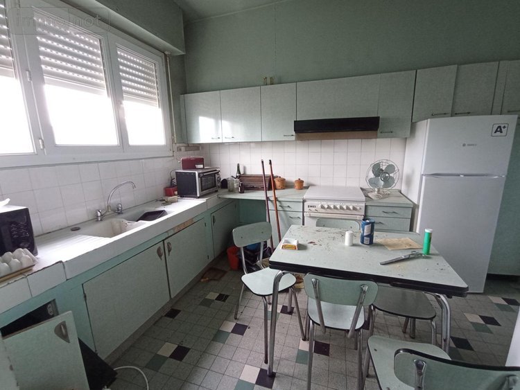 Immeuble a vendre Condé-en-Normandie 14110 Calvados 426 m2  230200 euros