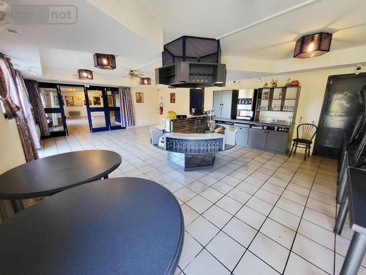 Fonds et murs commerciaux a vendre Merlines 19340 Corrèze 1099 m2  364000 euros