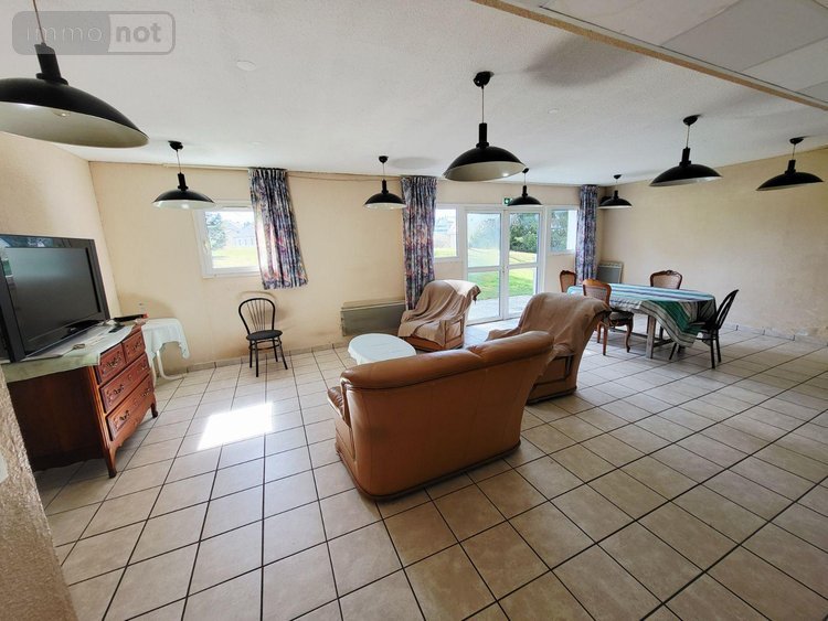 Fonds et murs commerciaux a vendre Merlines 19340 Corrèze 1099 m2  364000 euros