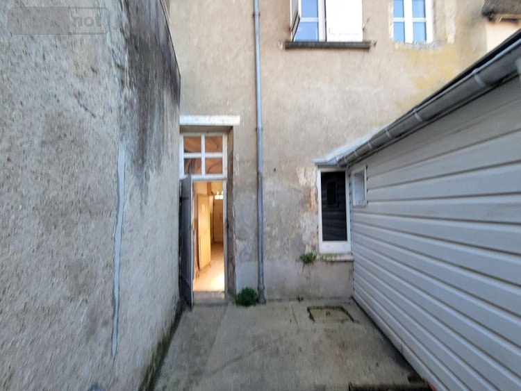 Immeuble a vendre Châteaudun 28200 Eure-et-Loir 90 m2  139000 euros