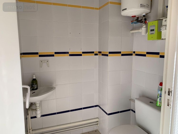 Location fonds et murs commerciaux Saint-Gilles 35590 Ille-et-Vilaine 47 m2  735 euros