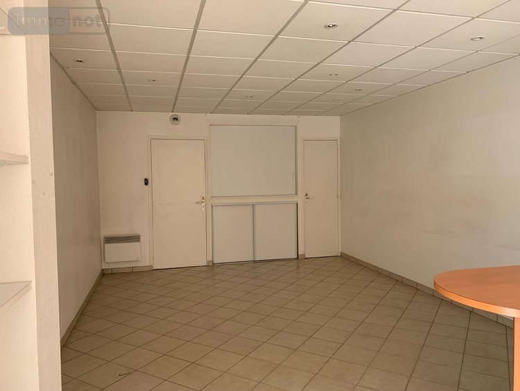 Location fonds et murs commerciaux Saint-Gilles 35590 Ille-et-Vilaine 47 m2  735 euros
