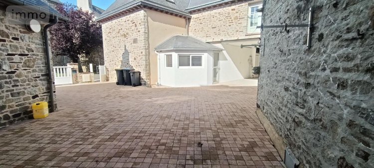 Location maison Guichen 35580 Ille-et-Vilaine 120 m2 6 pièces 950 euros