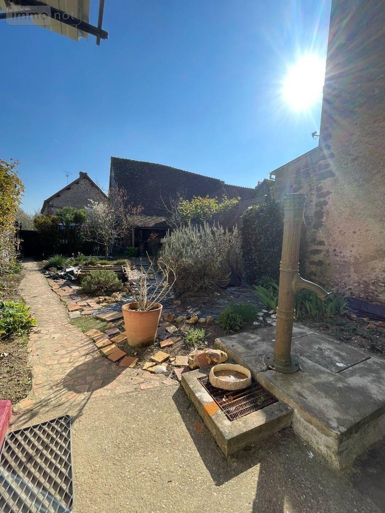 Location maison La Bazoche-Gouet 28330 Eure-et-Loir 111 m2  700 euros
