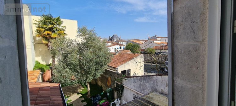 Location appartement Saintes 17100 Charente-Maritime 39 m2 2 pièces 504 euros