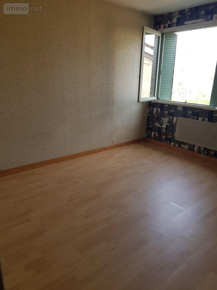 Location appartement Saint-Trivier-de-Courtes 01560 Ain 90 m2 4 pièces 520 euros