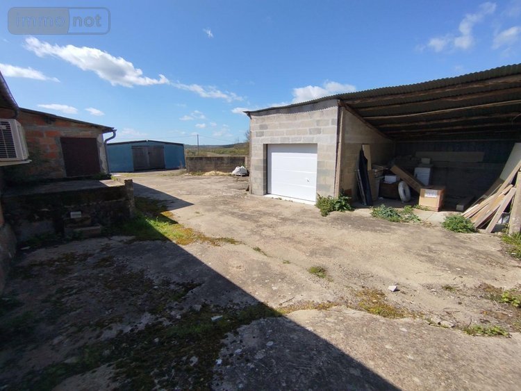 Fonds et murs commerciaux a vendre Pruillé-le-Chétif 72700 Sarthe  325500 euros