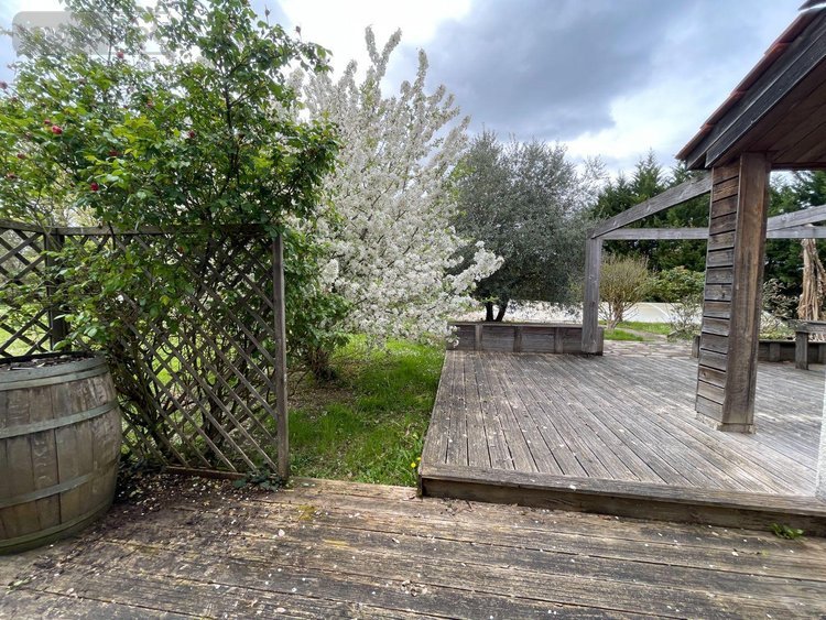 Maison a vendre Ménesplet 24700 Dordogne 151 m2 6 pièces 219000 euros