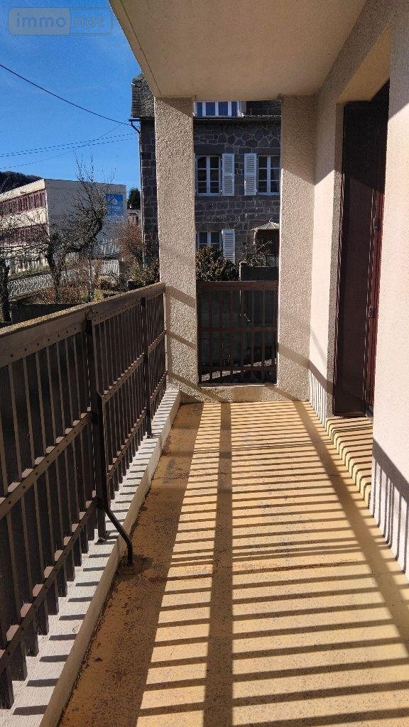 Appartement a vendre Murat 15300 Cantal 64 m2  99000 euros