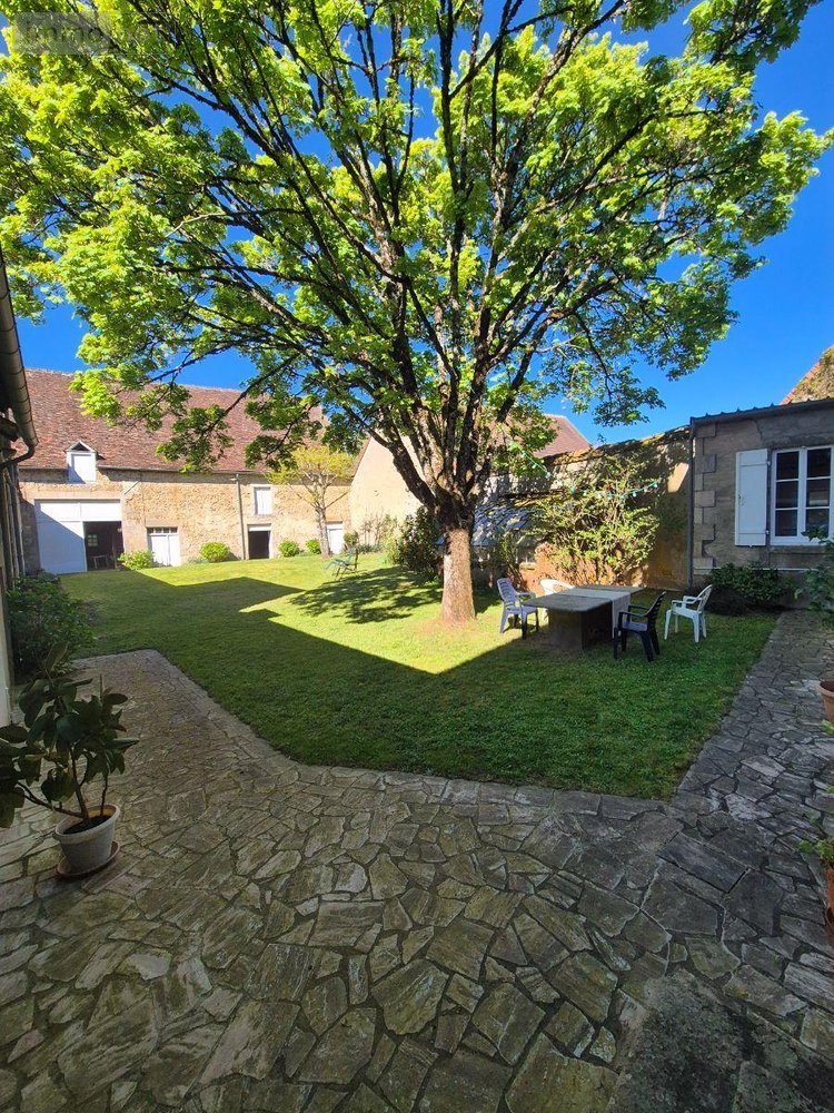 propriete a vendre Aigurande 36140 Indre 338 m2 12 pièces 338000 euros