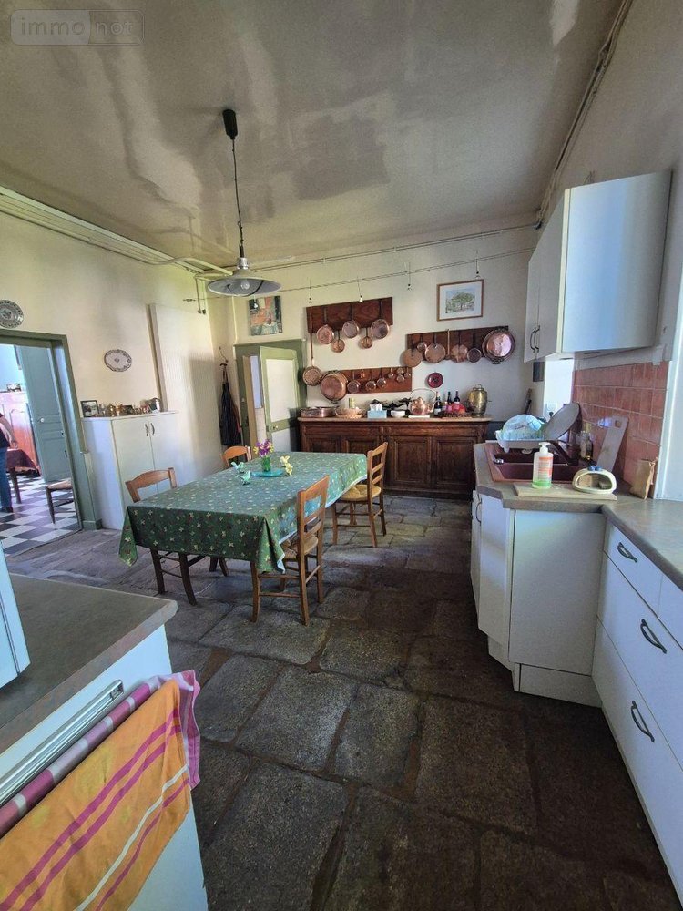 propriete a vendre Aigurande 36140 Indre 338 m2 12 pièces 338000 euros