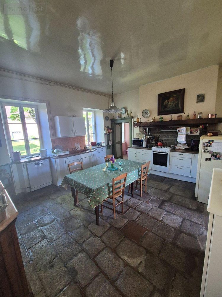 propriete a vendre Aigurande 36140 Indre 338 m2 12 pièces 338000 euros