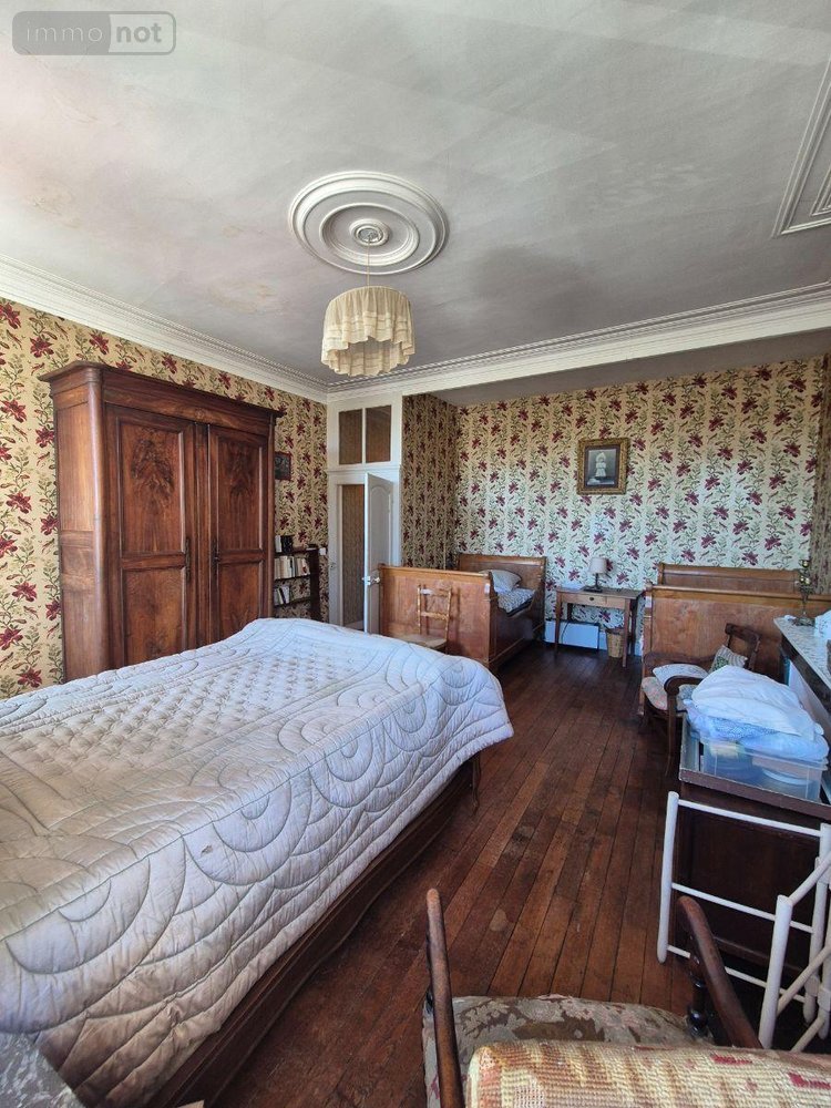 propriete a vendre Aigurande 36140 Indre 338 m2 12 pièces 338000 euros