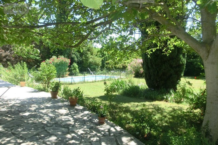 Maison a vendre Saint-Martin-de-Crau 13310 Bouches-du-Rhône 170 m2 8 pièces 714000 euros