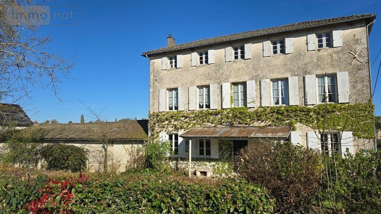 Maison a vendre Melle 79500 Deux-Sèvres 258 m2 13 pièces 332700 euros
