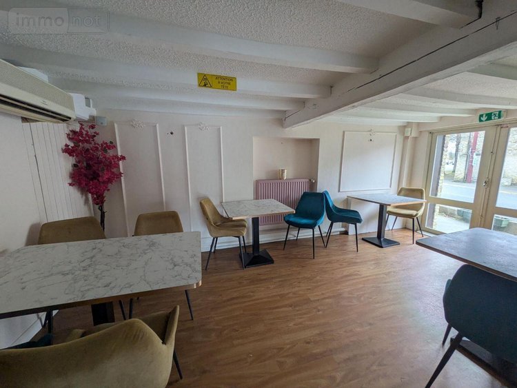 Fonds et murs commerciaux a vendre Bergues 59380 Nord  362000 euros