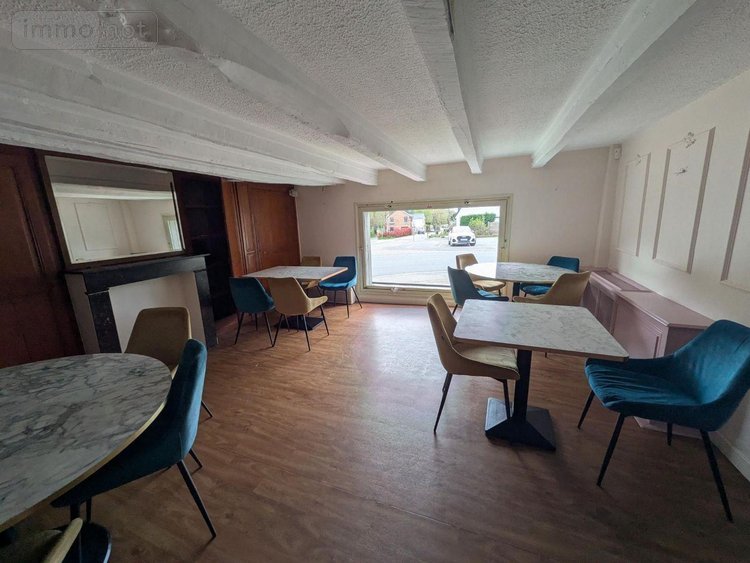 Fonds et murs commerciaux a vendre Bergues 59380 Nord  362000 euros