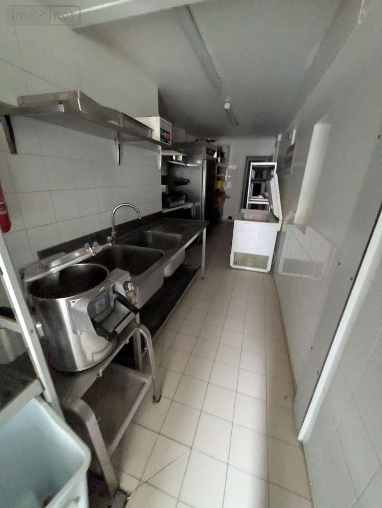 Fonds et murs commerciaux a vendre Bergues 59380 Nord  362000 euros