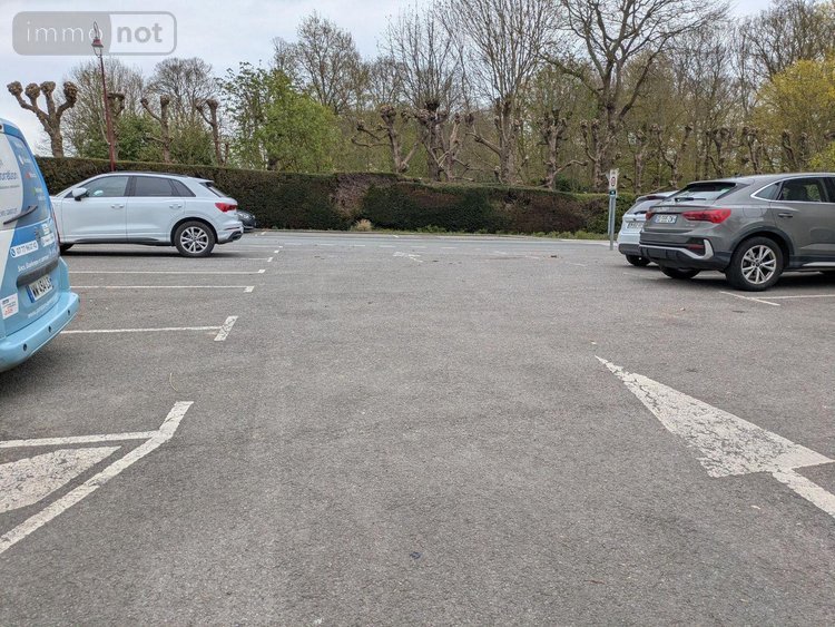 Fonds et murs commerciaux a vendre Bergues 59380 Nord  362000 euros