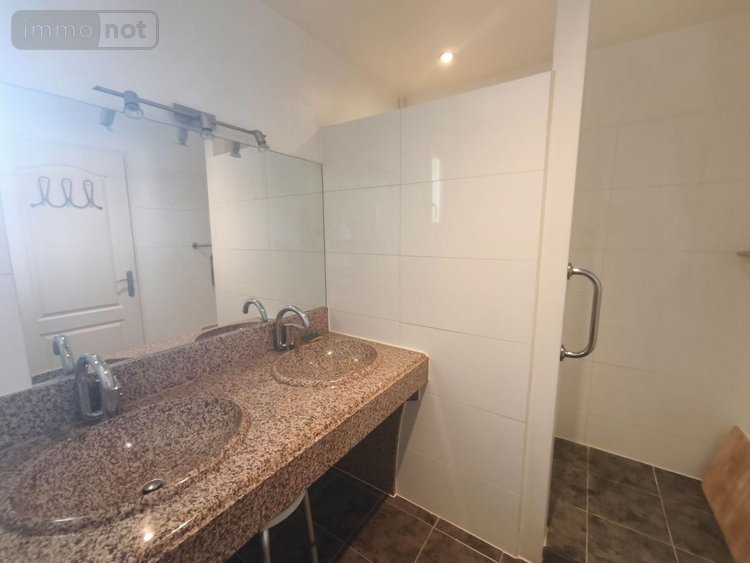 Appartement a vendre Saint-Martin-de-Crau 13310 Bouches-du-Rhône 63 m2 3 pièces 210500 euros