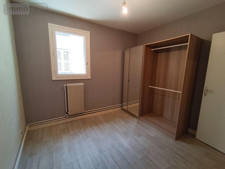 Appartement a vendre Riom 63200 Puy-de-Dôme 64 m2 4 pièces 126600 euros