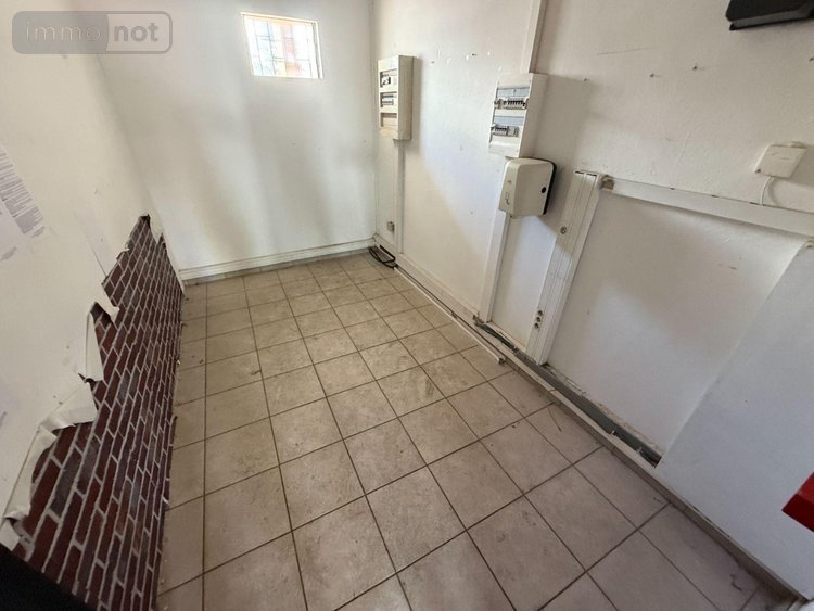 Fonds et murs commerciaux a vendre Saint-Denis 97400 Réunion 100 m2  264500 euros