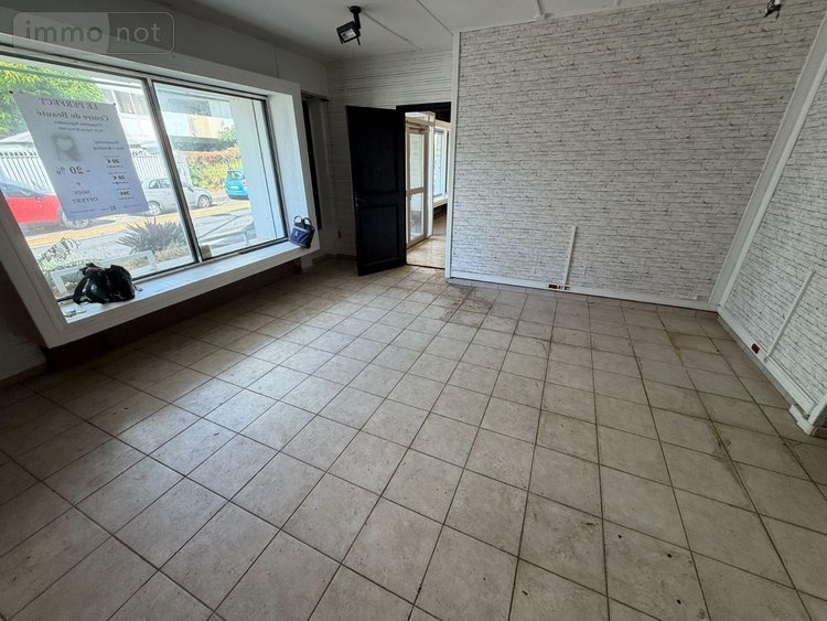Fonds et murs commerciaux a vendre Saint-Denis 97400 Réunion 100 m2  264500 euros