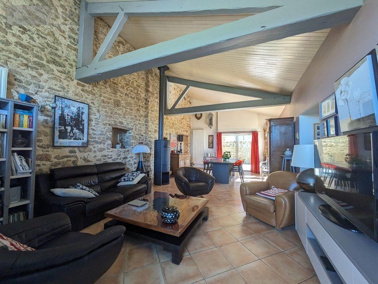 propriete a vendre Les Herbiers 85500 Vendée 258 m2 9 pièces 620000 euros