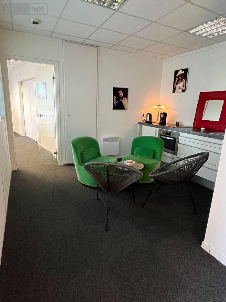 Fonds et murs commerciaux a vendre Pacé 35740 Ille-et-Vilaine 103 m2  213610 euros