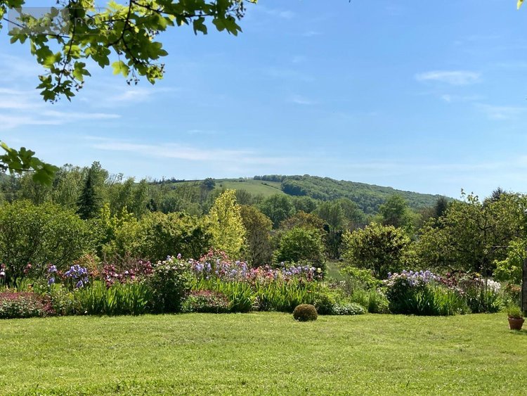 propriete a vendre La Celle-Saint-Cyr 89116 Yonne 214 m2 9 pièces 335000 euros