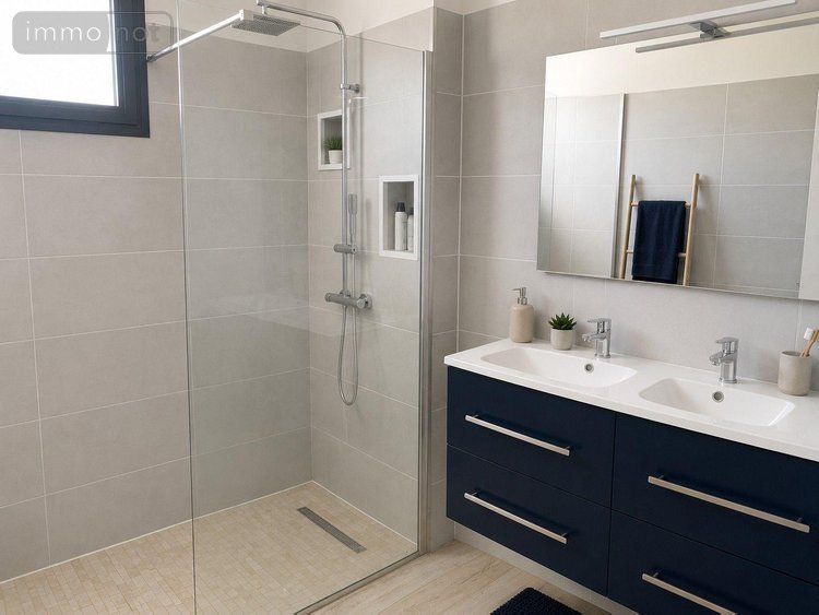 Location maison Saint-Denis 97400 Réunion 120 m2 5 pièces 2161 euros