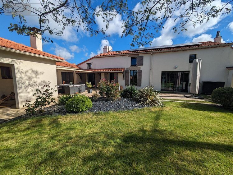 Maison a vendre Les Herbiers 85500 Vendée 160 m2 7 pièces 465000 euros