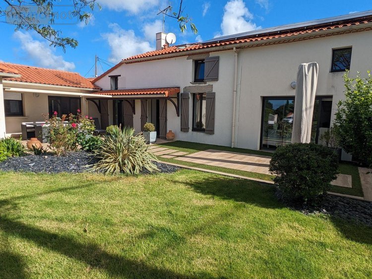 Maison a vendre Les Herbiers 85500 Vendée 160 m2 7 pièces 417000 euros