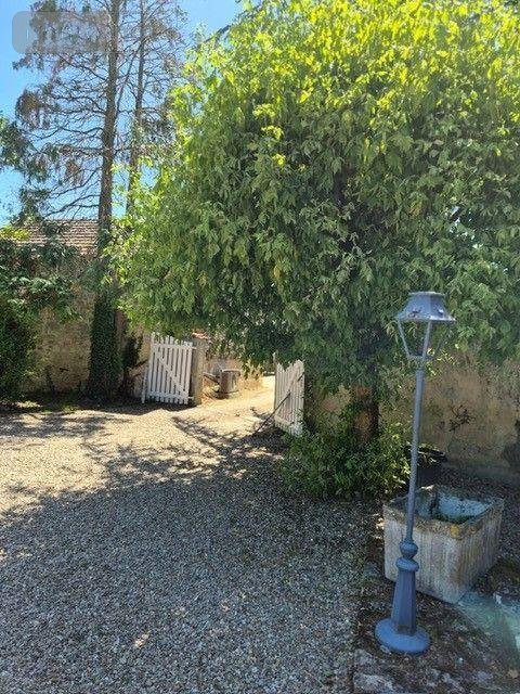 Maison a vendre Saint-Amand-Montrond 18200 Cher 416 m2 13 pièces 646800 euros